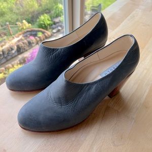 Nisolo Austin heels.